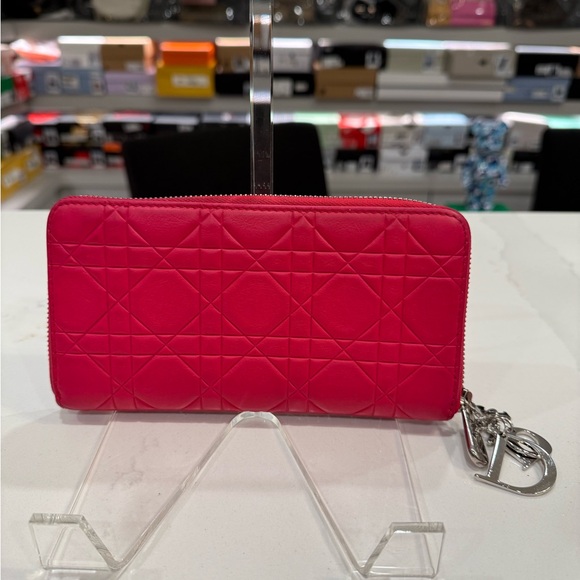 CHRISTIAN DIOR Lambskin Cannage Lady Dior Zip Wallet Fuchsia - Picture 1 of 7